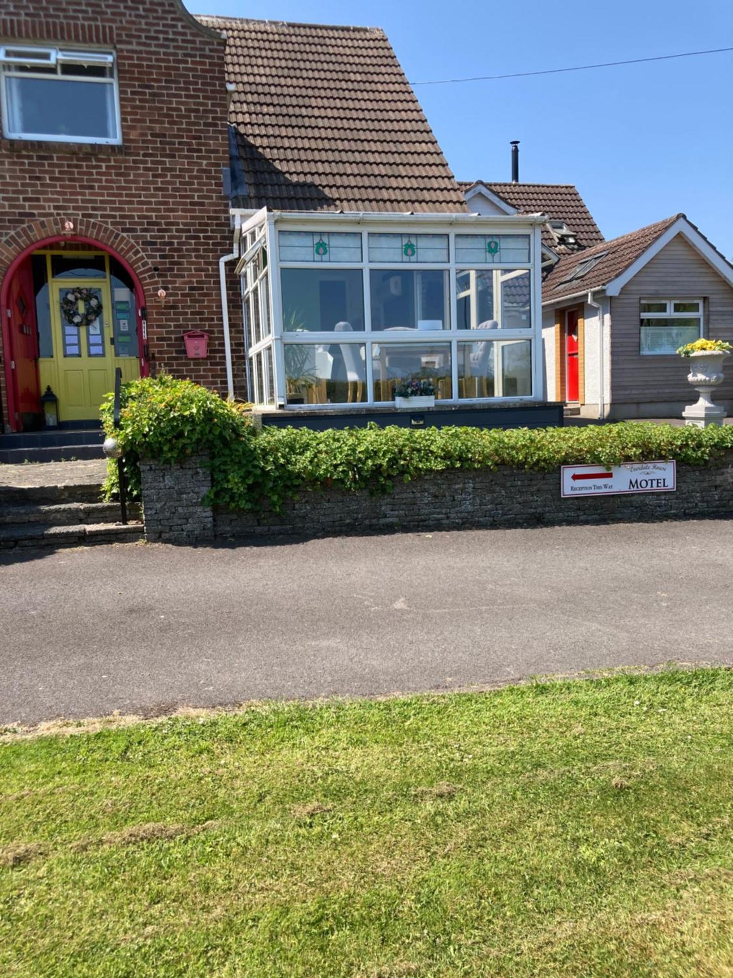 Overdale Motel Lisburn Eksteriør bilde